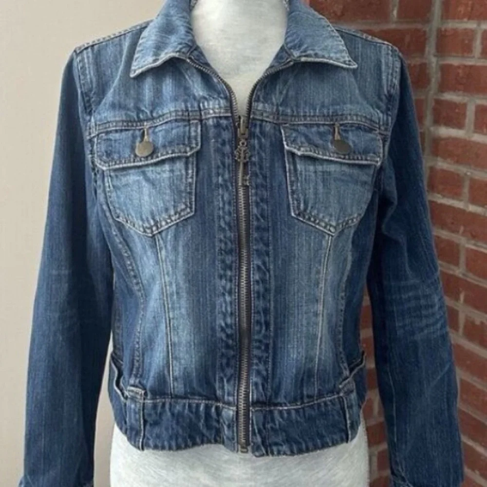 CAbi JEANS Classic Retro Key Zipper Pull Butterfly Jean Denim Jacket - Picture 2 of 10